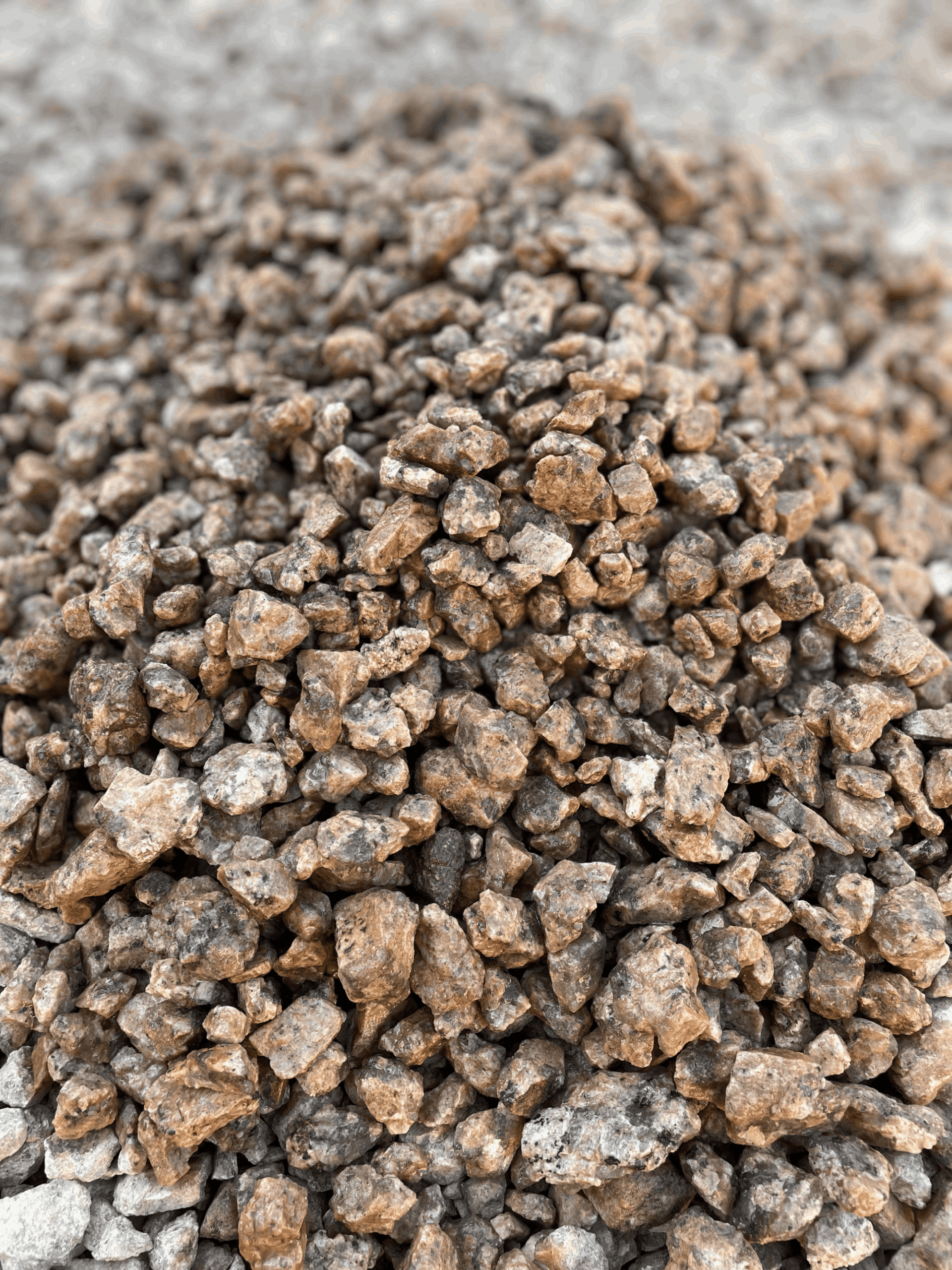 Aggregate_ Granite Gravel ½_-1_